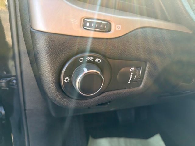 2015 Jeep Cherokee Sport
