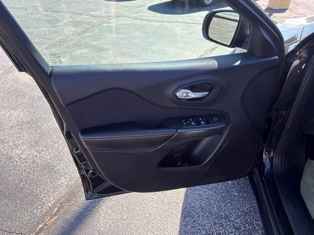 2015 Jeep Cherokee Sport