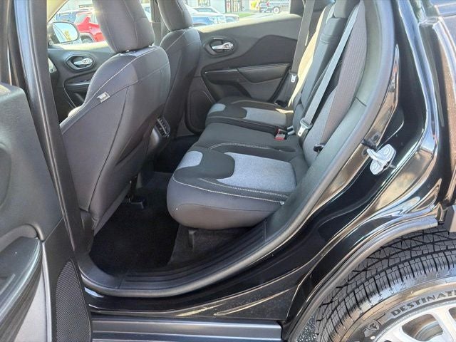 2015 Jeep Cherokee Sport