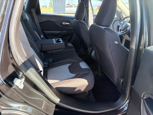 2015 Jeep Cherokee Sport
