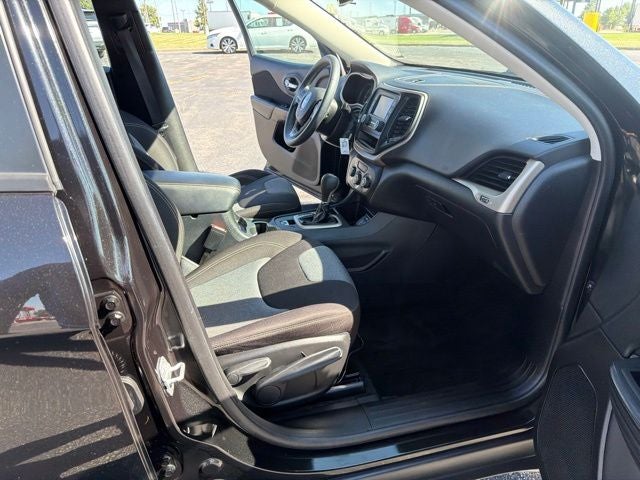 2015 Jeep Cherokee Sport
