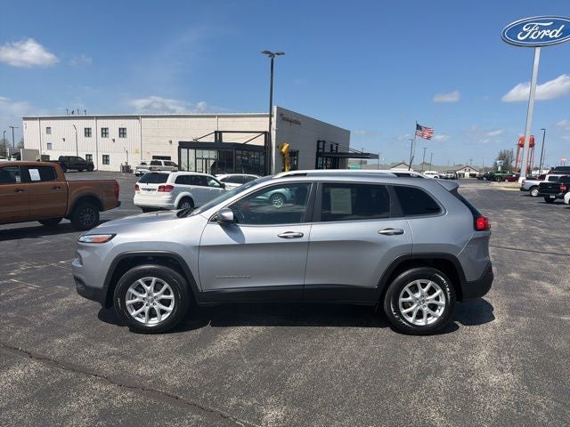 Used 2017 Jeep Cherokee Latitude with VIN 1C4PJMCB2HW546419 for sale in Kansas City