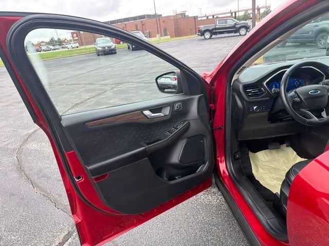 2020 Ford Escape Hybrid Titanium