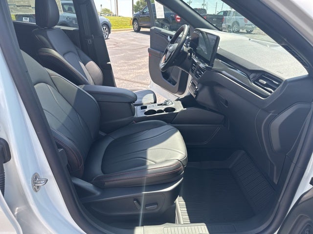 2025 Ford Escape ST-Line Elite