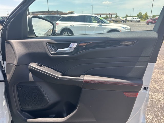 2025 Ford Escape ST-Line Elite