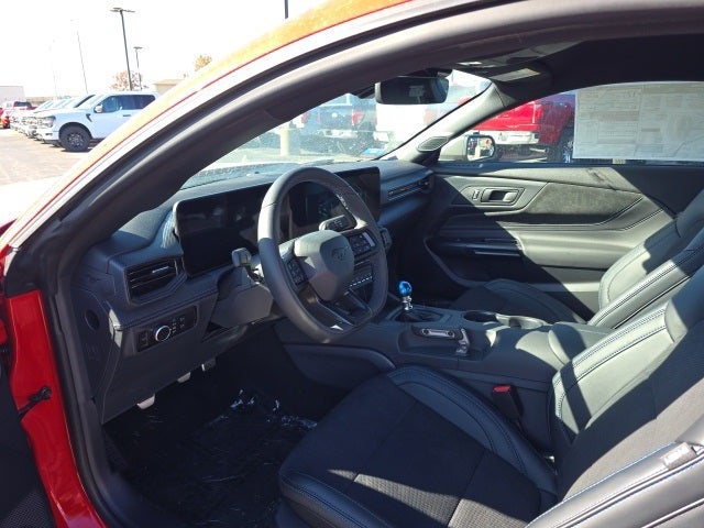 2025 Ford Mustang Dark Horse