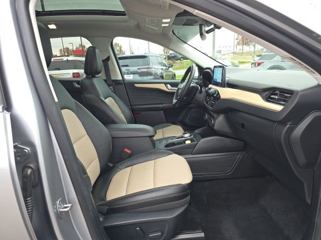 2022 Ford Escape Plug-In Hybrid Titanium