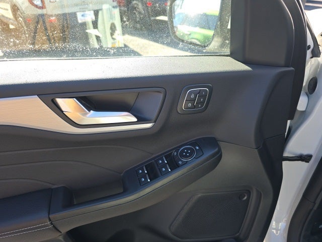 2026 Ford Escape Hybrid Platinum