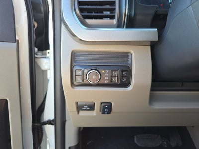 2027 Ford F-350SD Platinum DRW