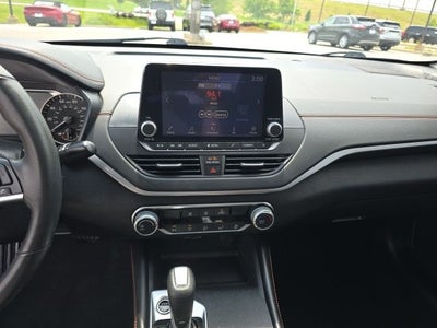 2022 Nissan Altima 2.5 SR